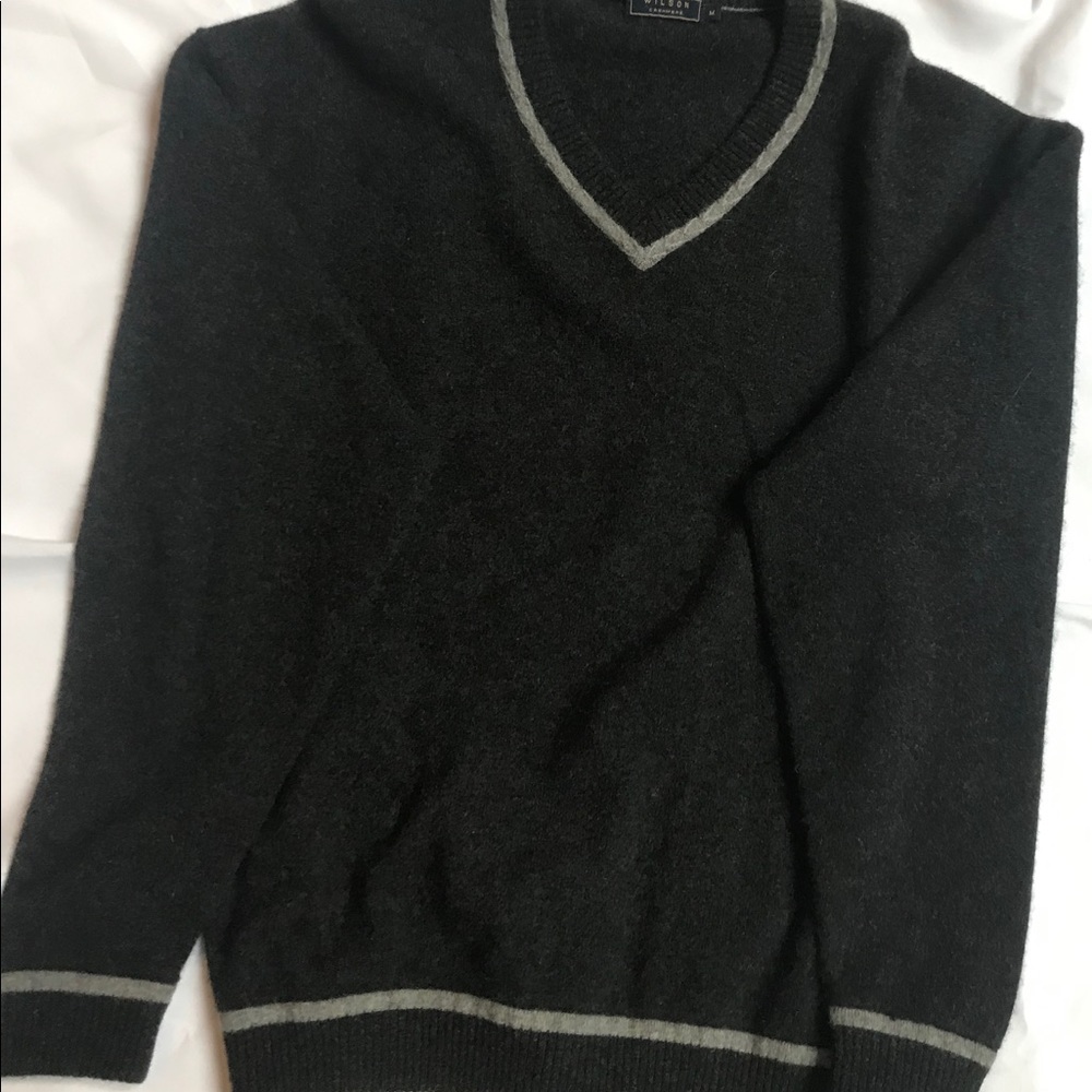 100% Cashmere V Neck Sweater
